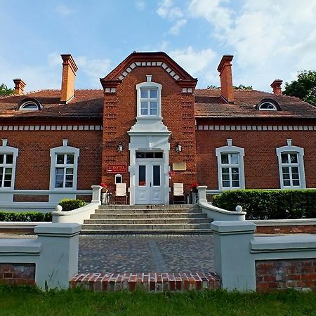 Hotel Dom Pracy Tworczej Goluchow Exterior foto
