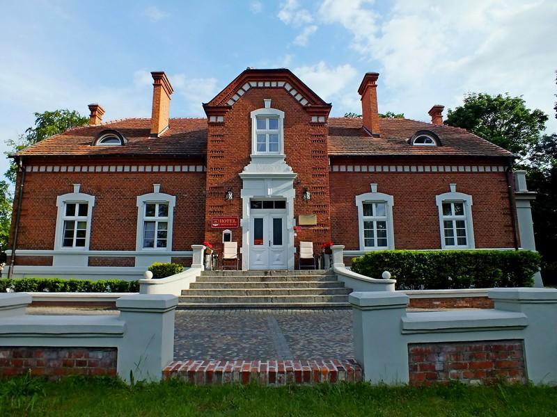 Hotel Dom Pracy Tworczej Goluchow Exterior foto
