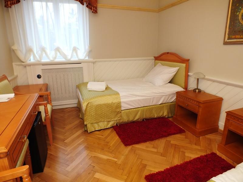 Hotel Dom Pracy Tworczej Goluchow Exterior foto