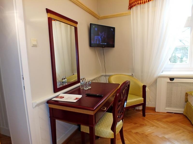 Hotel Dom Pracy Tworczej Goluchow Exterior foto